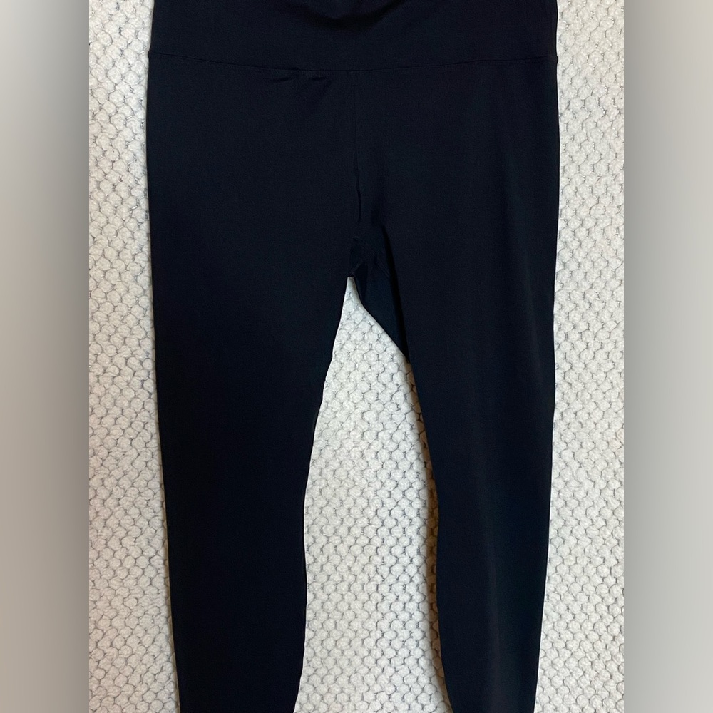 Fabletics POWERHOLD high waisted leggings